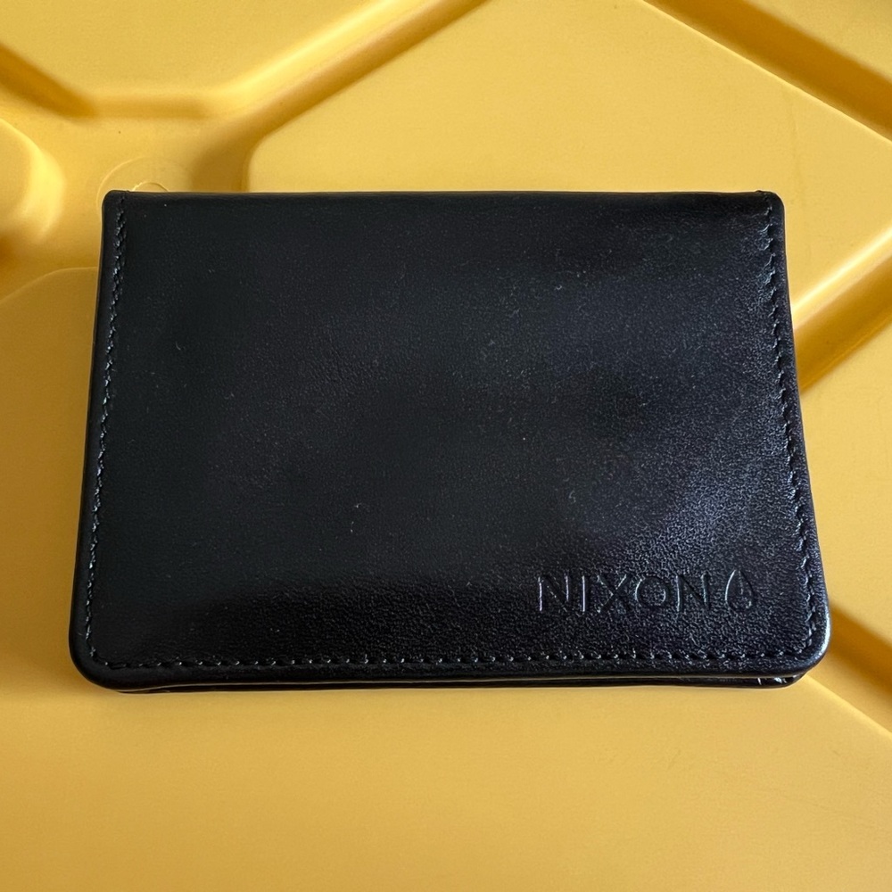 NIXON Stealth Slim Bi-Fold Black Leather